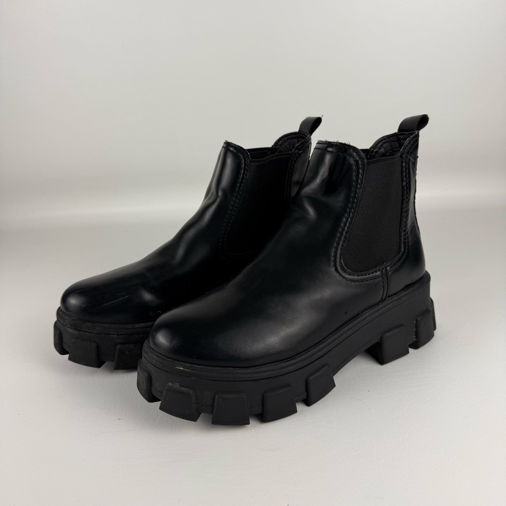 Circus by Sam Edelman Darius Lug Sole Platform Chelsea Boots - Black - Size 8